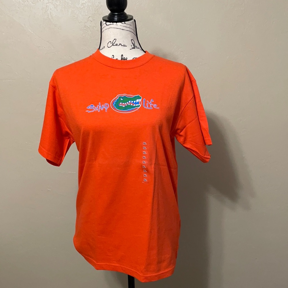 ⭐️ 5/$30 Youth XL unisex Florida Gators shirt.